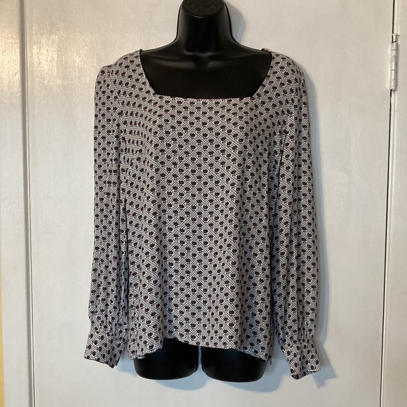 NWT LOFT Women’s Graphic Floral Print Square Neckline Blouses 2-Pack Bundle - Picture 2 of 10